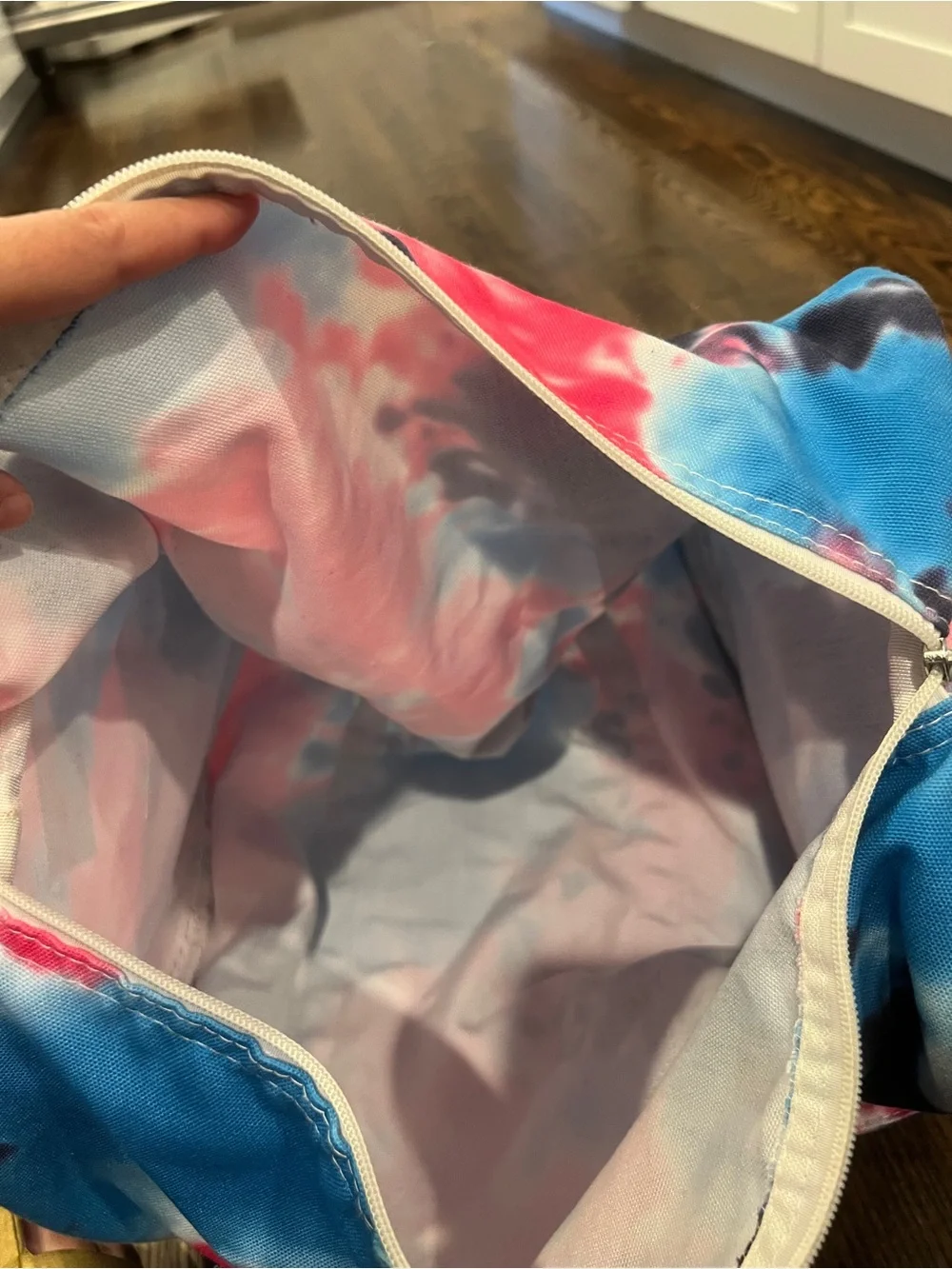 NWT Undee Bandz by Top Trenz Tie Dyed Duffle Bag Grommet Heart Pink Blue Navy